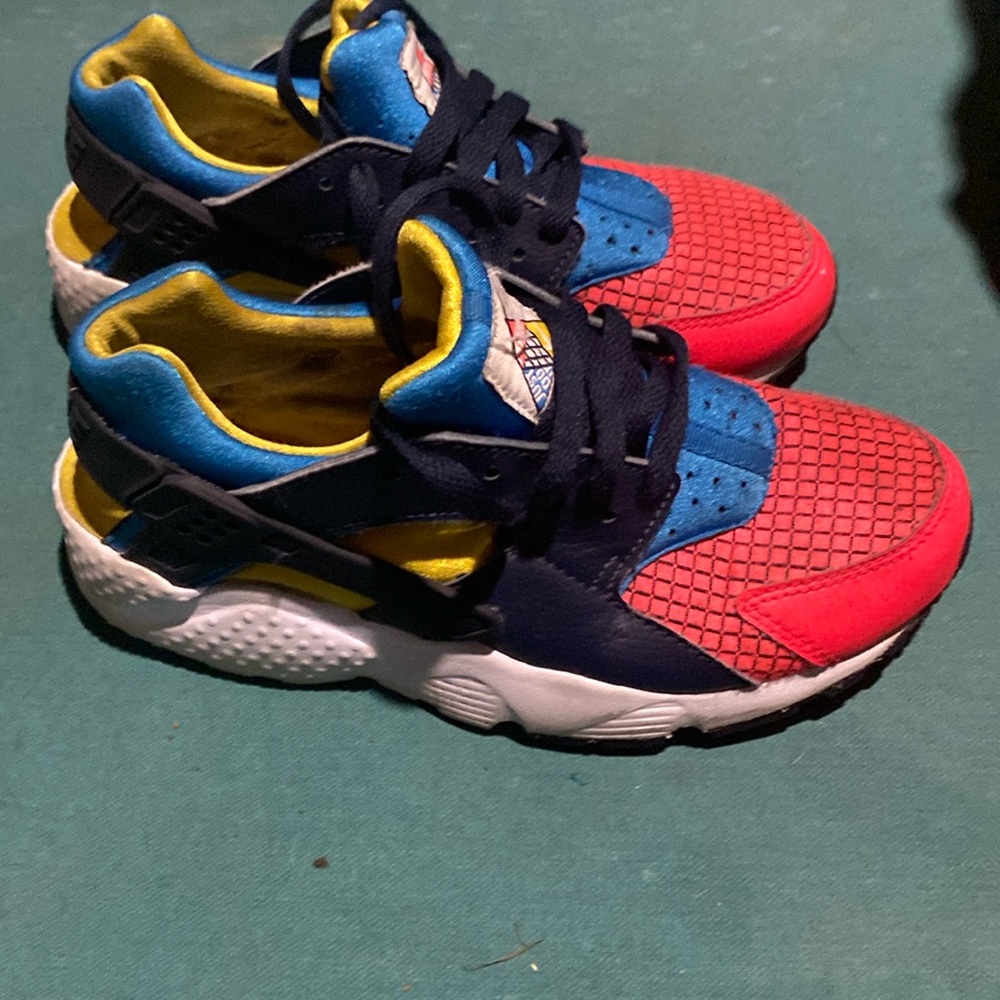 Nike Air Huarache Run Ultra Now
Multi-Color (Boys) Size 4Y